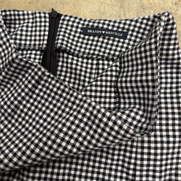 Brandy Melville gingham slit mini skirt - Picture 3 of 5